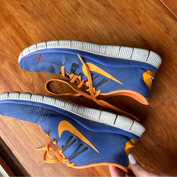 Nike Free 2.0 Women’s Running Shoe. Lightly worn. Size 8.5 - Picture 5 of 7